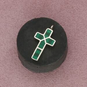 ⚡️reserved⚡️ navajo sterling silver vintage malachite inlay cross pendant